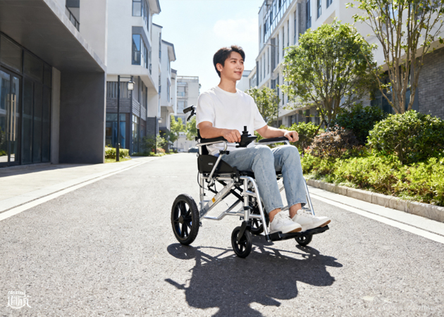 Lightweight Folding Wheelchairs